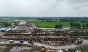 Cát về công trường Vành đai 3 TP HCM phải qua 8 trạm kiểm soát