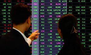 Cổ phiếu hãng phân phối ôtô tăng 50% trong một tuần