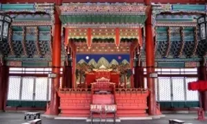 Cựu đệ nhất phu nhân Hàn bị tố từng ngồi lên ngai vàng Joseon Cựu đệ nhất phu nhân Hàn bị tố từng ngồi lên ngai vàng Joseon