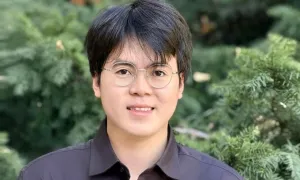 Chàng trai từng trượt đại học đỗ vào cơ quan chính phủ Mỹ Chàng trai từng trượt đại học đỗ vào cơ quan chính phủ Mỹ