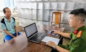 Hãm hại 2 bé gái hàng xóm